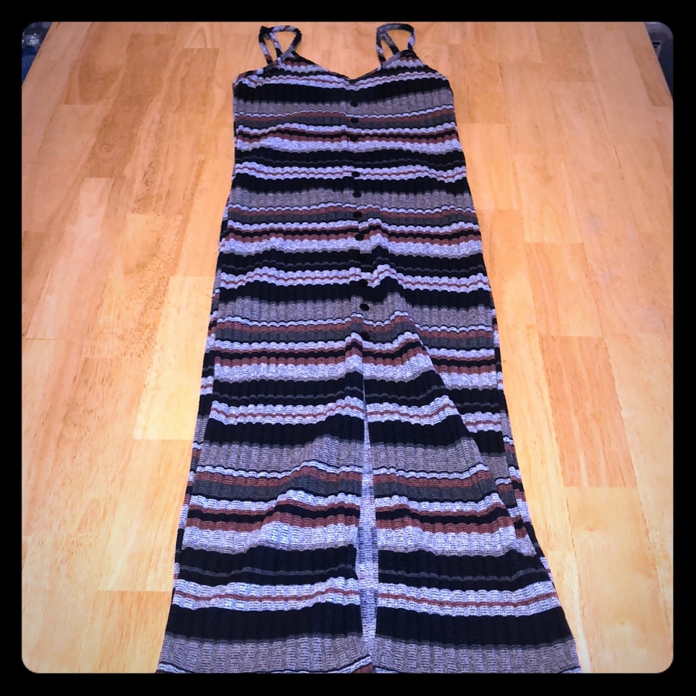 V-neck ribbed midi dress